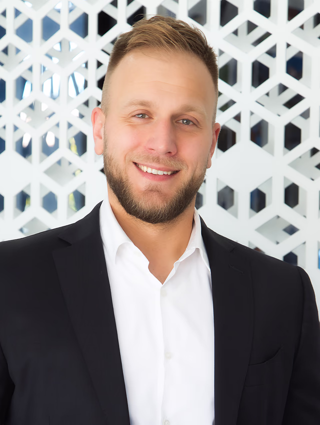 IAN TOMITCH - Sr. Project Manager
